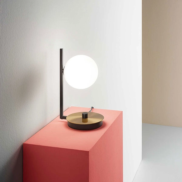 Lampada led tavolo IC Lights Table 2 ottone Flos 